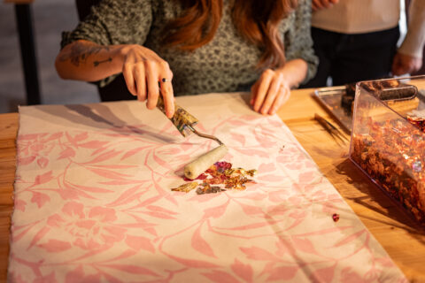 【MEET THE LOCAL】Gilded Washi Tapestry Making and Paper Factory Tour