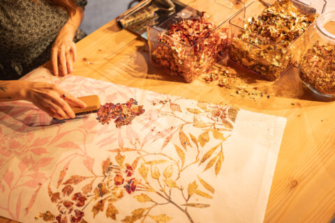 【MEET THE LOCAL】Gilded Washi Tapestry Making and Paper Factory Tour